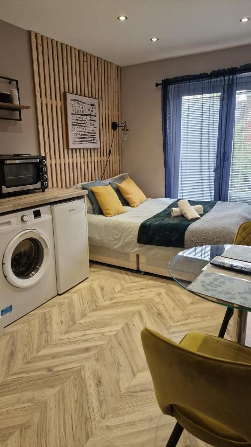 Cambridge Suites Harmondsworth Buitenkant foto